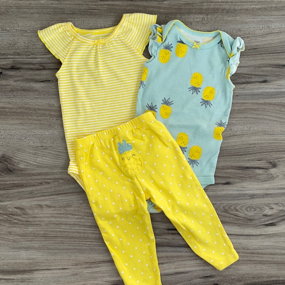 Carter’s Little Lemon Drop Outfit set